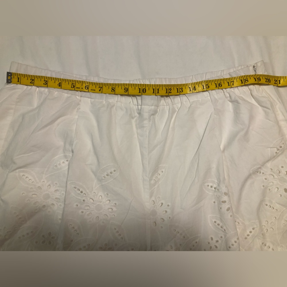 Eloquii white eyelet cotton, high waist shorts with white lining, never worn, 20 - Picture 4 of 13